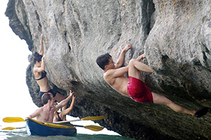 rock-climb-halong-bay